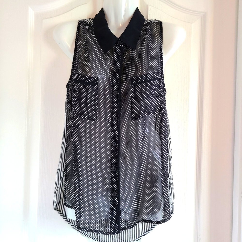 Maurices fashion blouse blck&wht sleeveless sz S